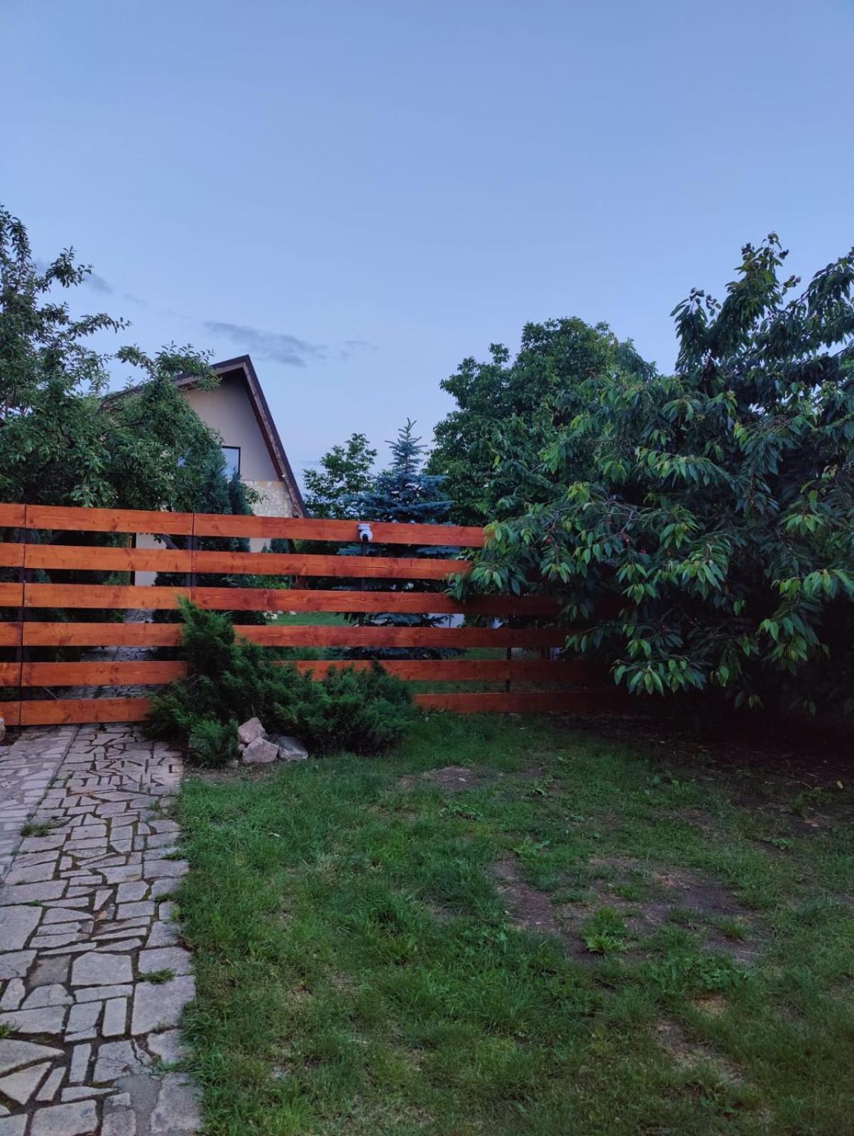 Luxus Cluj Airport Apartments Экстерьер фото