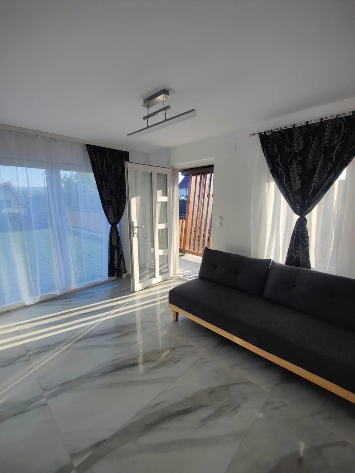 Luxus Cluj Airport Apartments Экстерьер фото