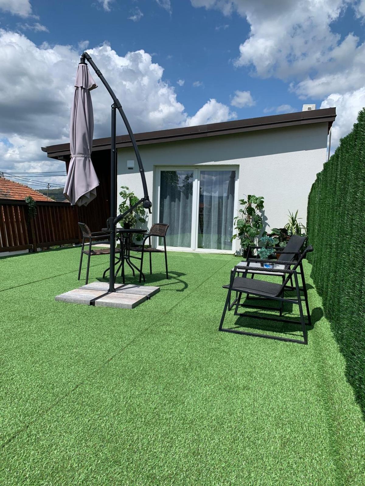 Luxus Cluj Airport Apartments Экстерьер фото