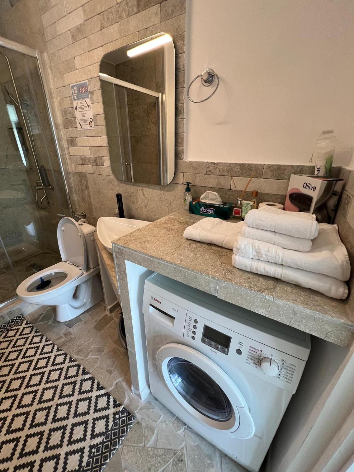 Luxus Cluj Airport Apartments Экстерьер фото