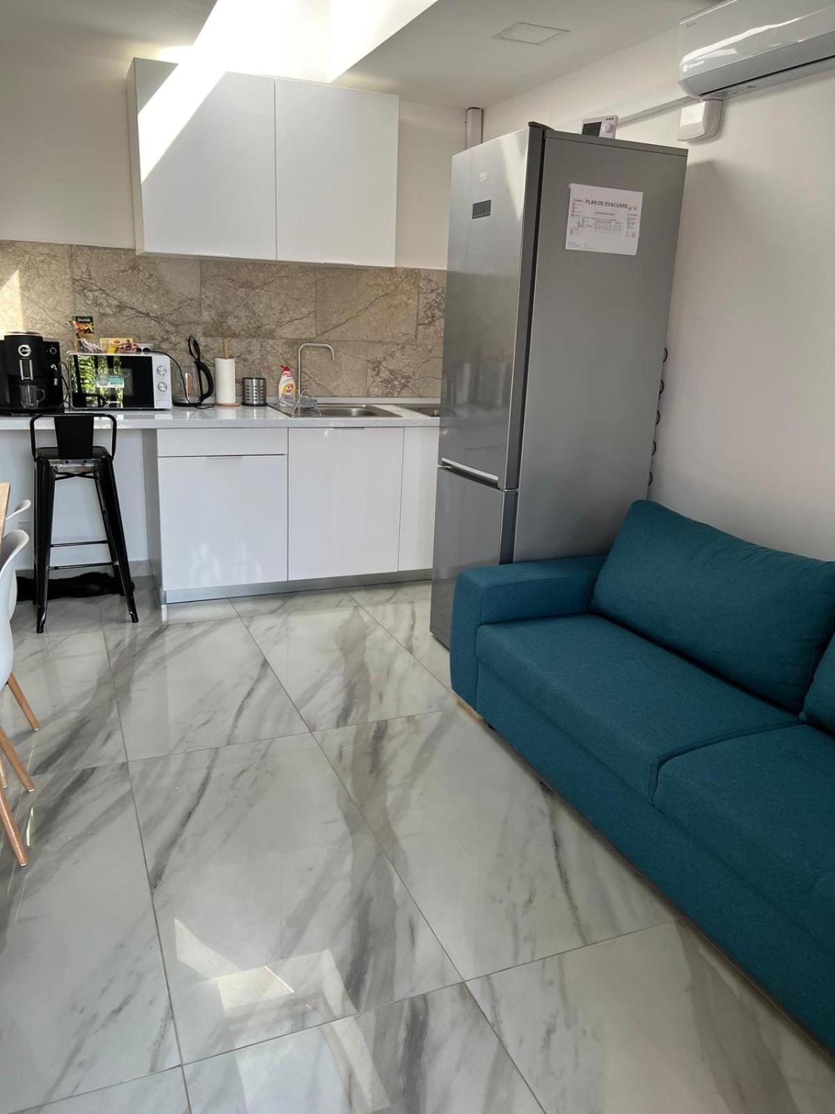 Luxus Cluj Airport Apartments Экстерьер фото