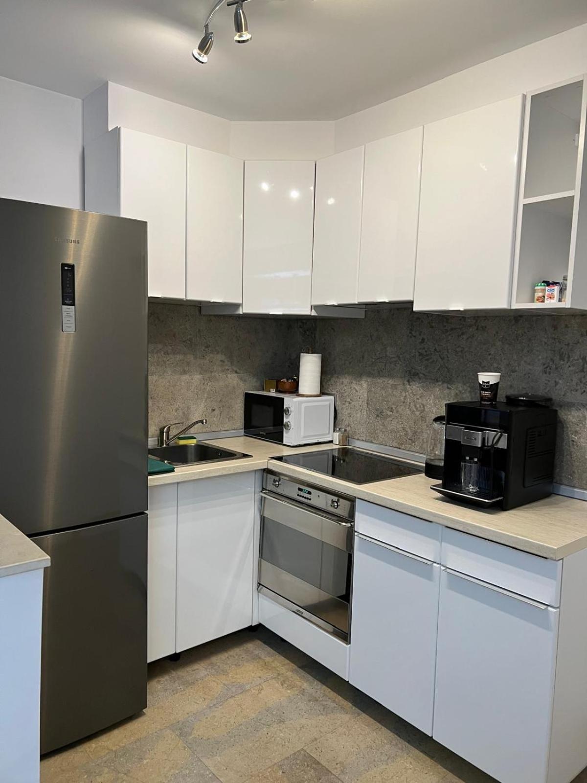 Luxus Cluj Airport Apartments Экстерьер фото