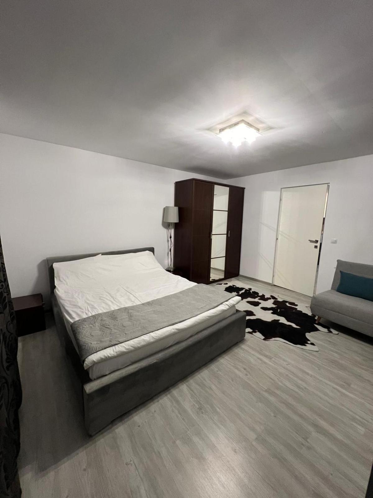 Luxus Cluj Airport Apartments Экстерьер фото