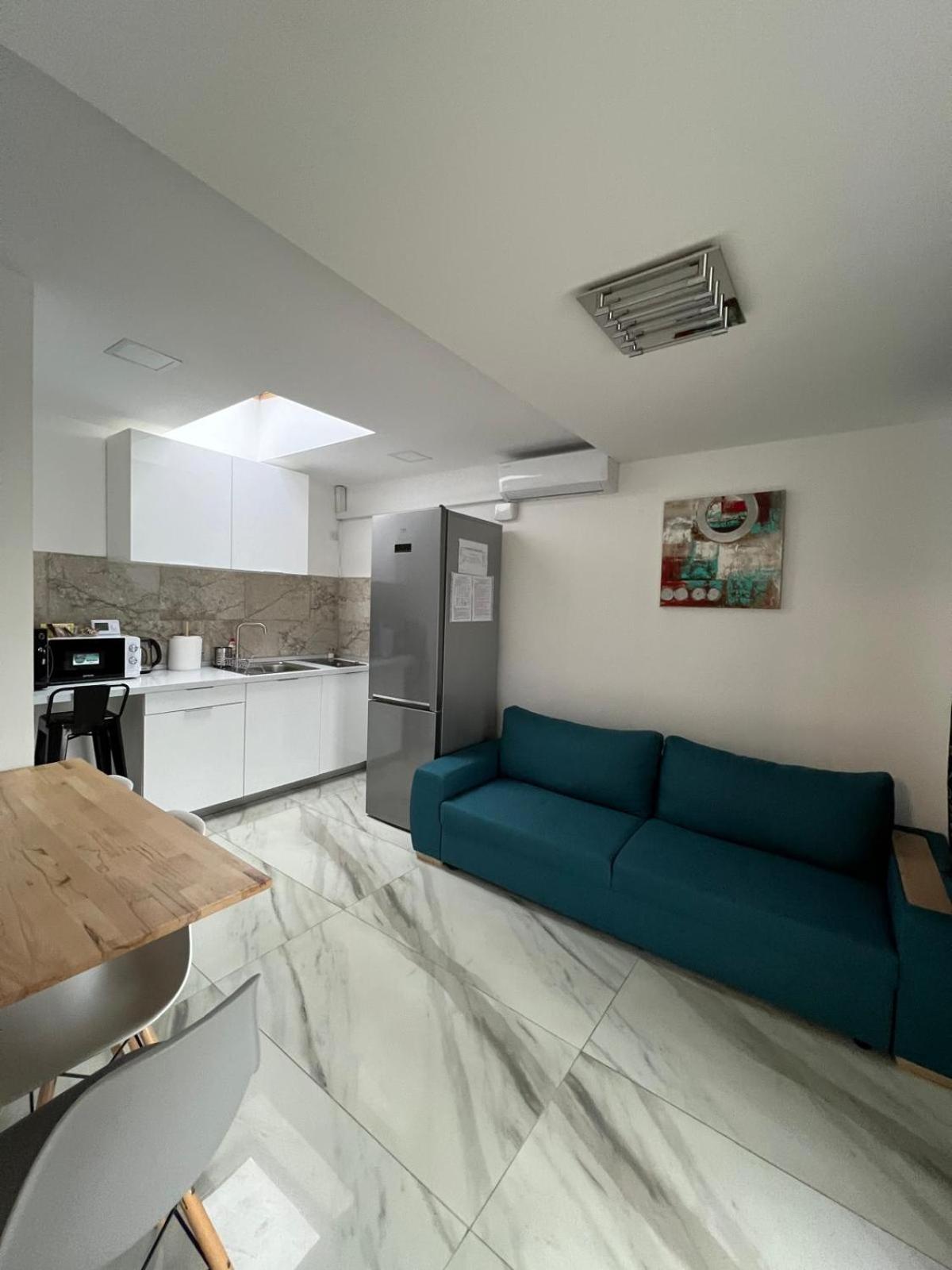 Luxus Cluj Airport Apartments Экстерьер фото