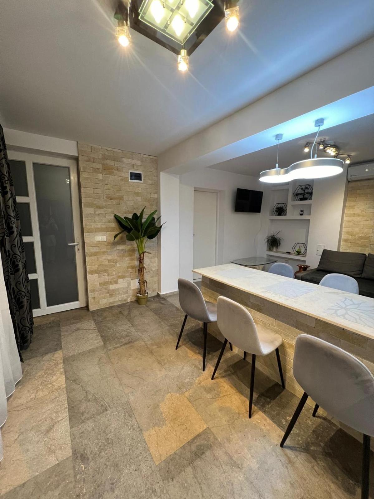 Luxus Cluj Airport Apartments Экстерьер фото