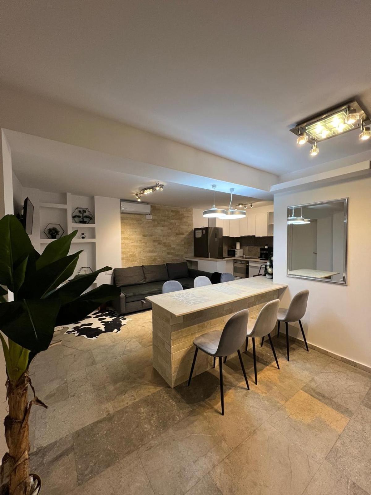 Luxus Cluj Airport Apartments Экстерьер фото